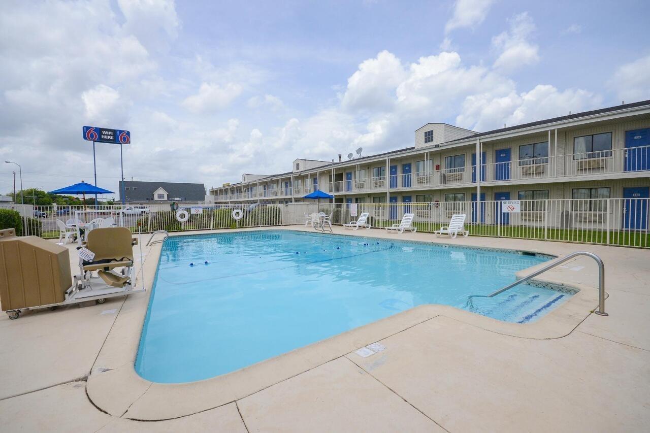 Motel 6-Webster, Tx - Houston - Nasa Lake المظهر الخارجي الصورة